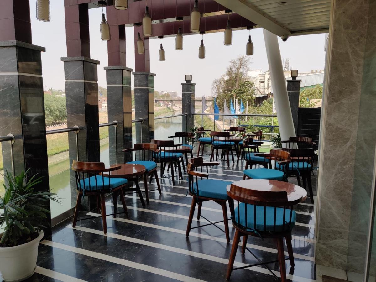 Comfort Inn Benares Zewnętrze zdjęcie