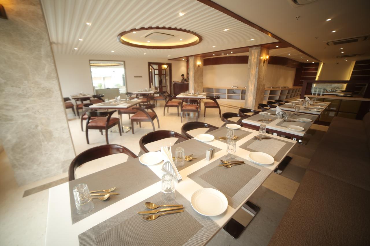 Comfort Inn Benares Zewnętrze zdjęcie