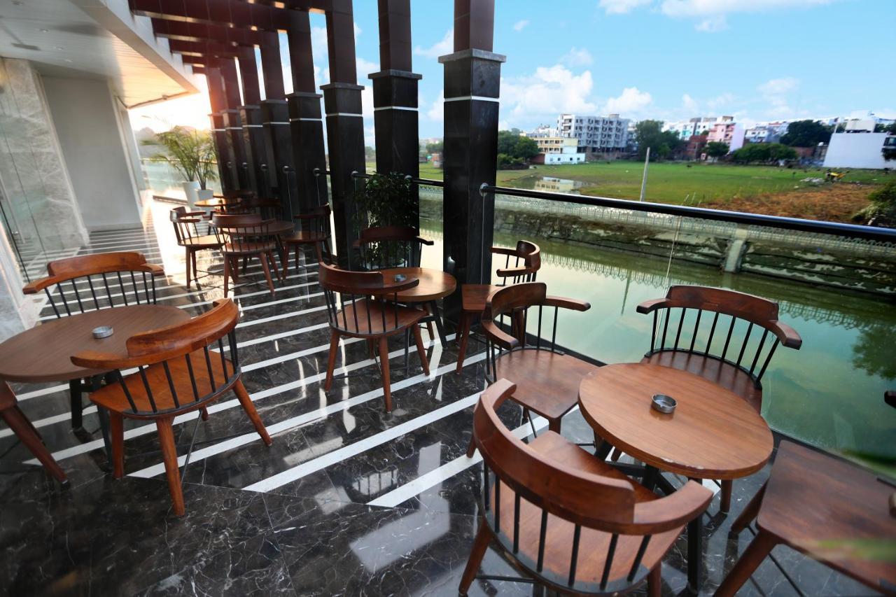 Comfort Inn Benares Zewnętrze zdjęcie