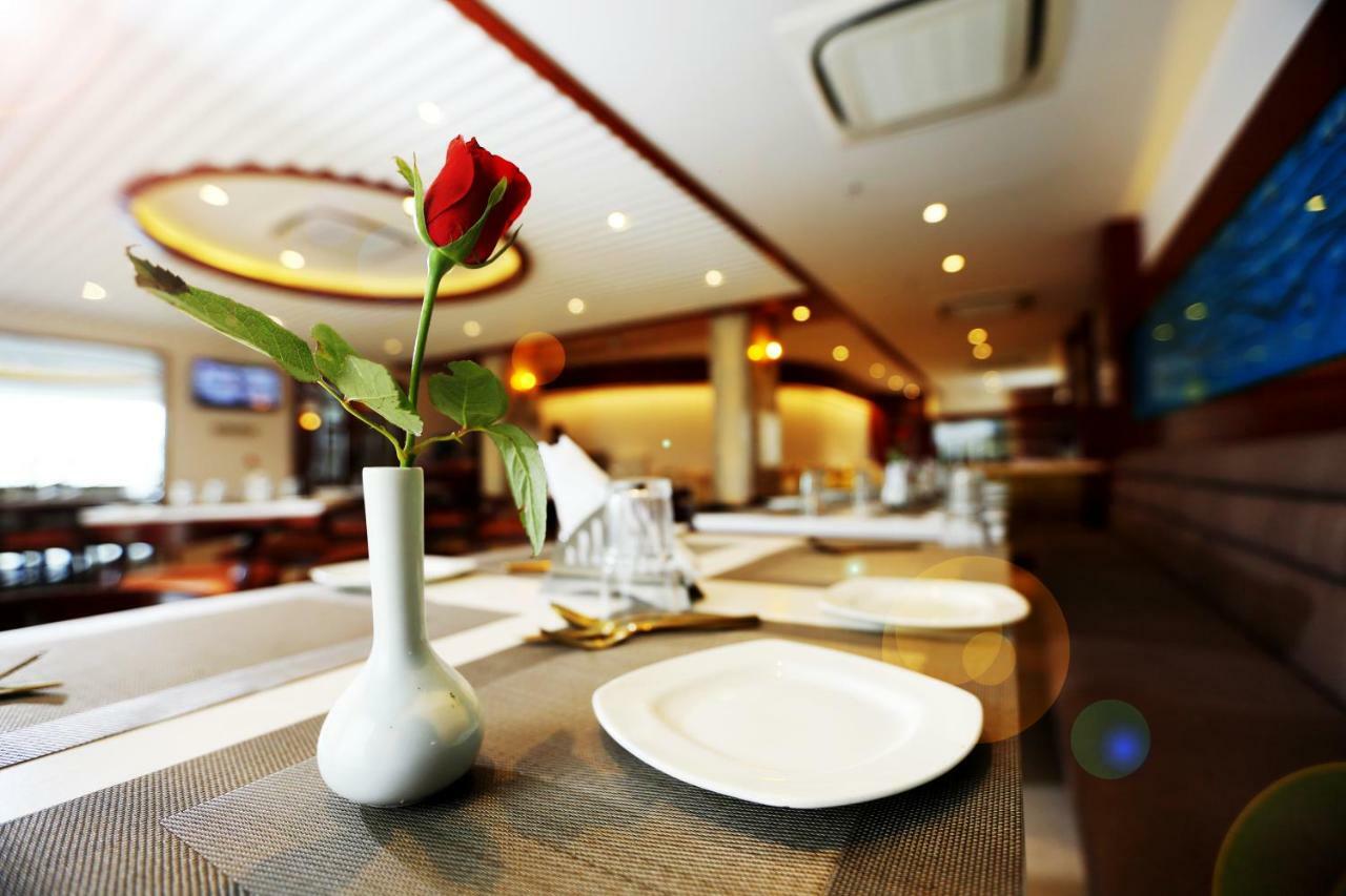 Comfort Inn Benares Zewnętrze zdjęcie